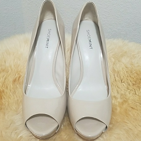 Peep toe Pump - Picture 2 of 3